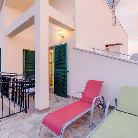 Kameja - Two Bedroom With Terrace And Sea View Crni