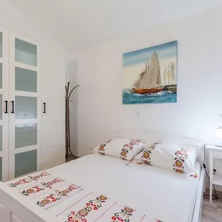Kameja - Two Bedroom With Terrace And Sea View Crni *