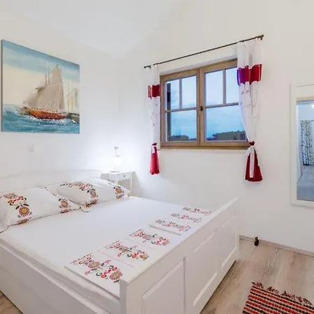 Kameja - Two Bedroom With Terrace And Sea View Crni * Donji Okrug (Ciovo)