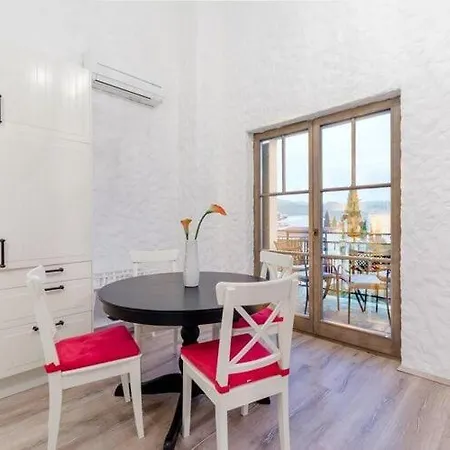 Kameja - Two Bedroom With Terrace And Sea View Crni *